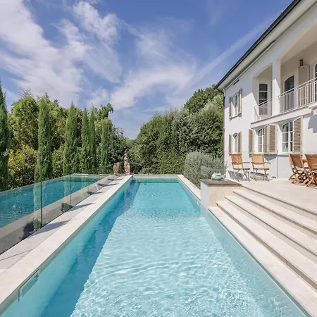 Modern In Tuscan Countryside Villa Lucques
