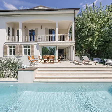 Villa Modern In Tuscan Countryside Lucques