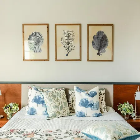 Modern In Tuscan Countryside Villa Lucques