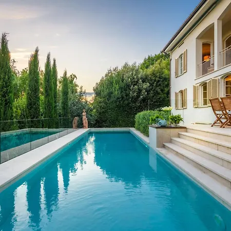 Villa Modern In Tuscan Countryside Lucca
