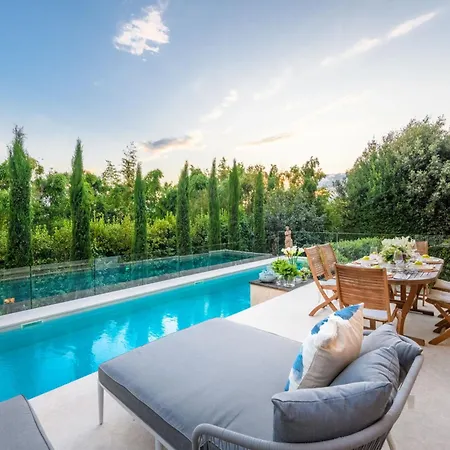 Villa Modern In Tuscan Countryside *