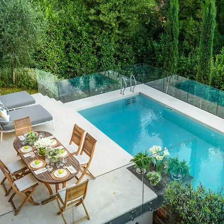 Villa Modern In Tuscan Countryside