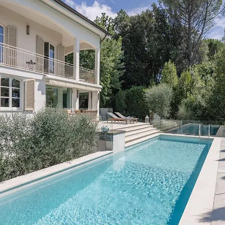 Modern In Tuscan Countryside Villa Lucca