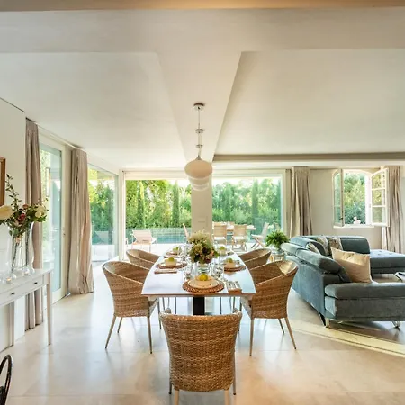 Villa Modern In Tuscan Countryside *